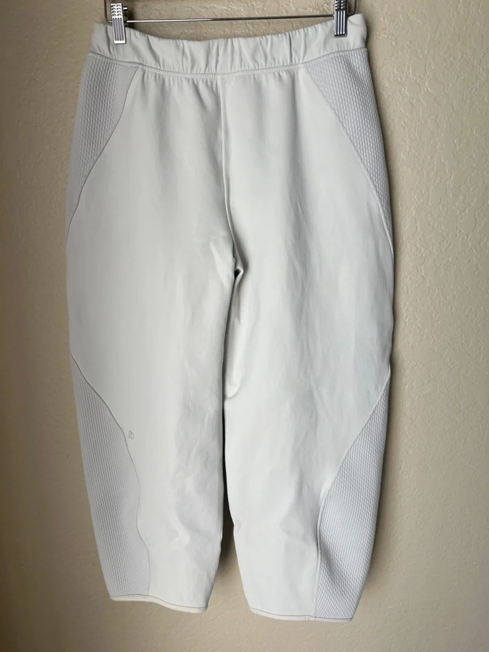 Lululemon ivory mixed fabric relaxed taper pants - Picture 5 of 10